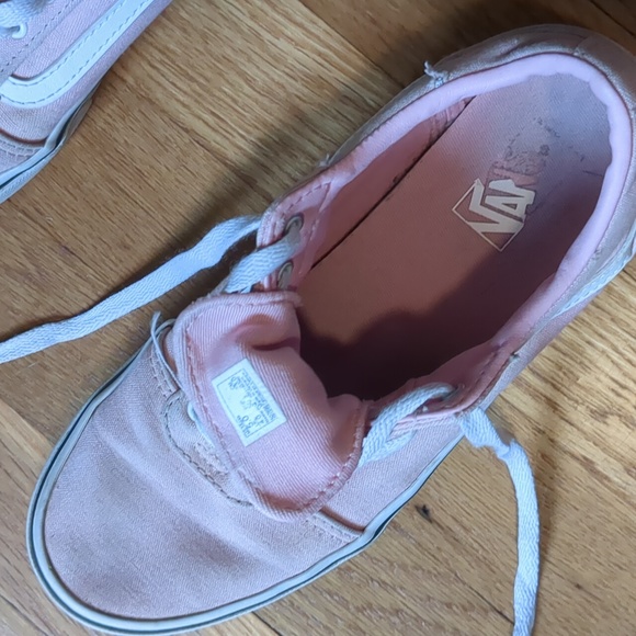 Vans - Picture 3 of 6